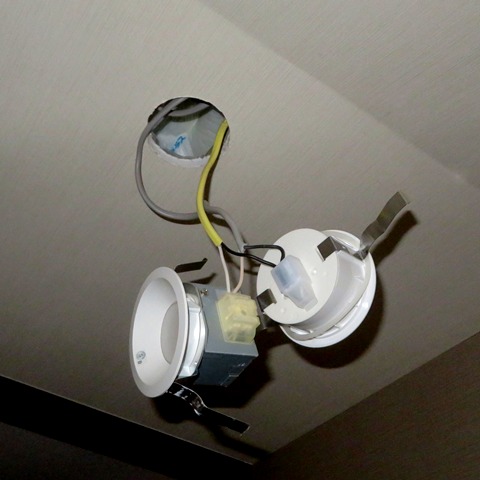 トイレダウンライト